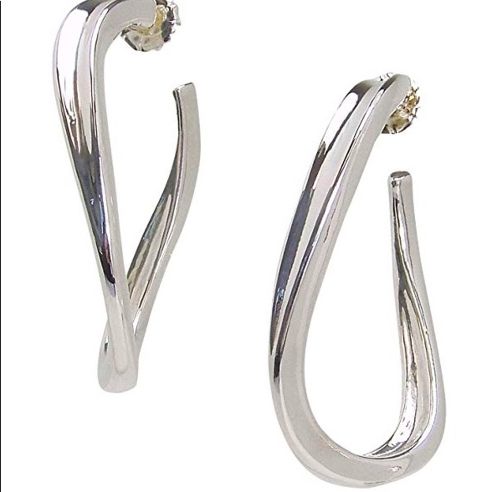 Wavy Polished Hoop Earrings